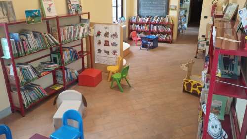 Biblioteca Civica \"Enzio Julitta\"