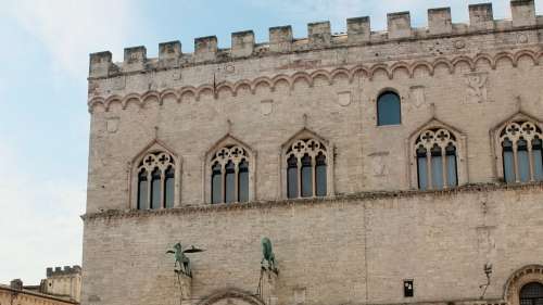 Perugia, una città medievale e i suoi rioni