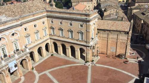 Sulle orme di Giacomo Leopardi