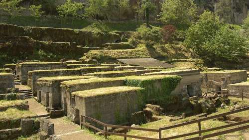 Visita guidata alla Necropoli Etrusca di Crocifisso del Tufo